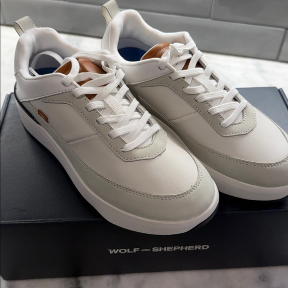 Wolf & Shepherd Shoes - Wolf & Shepherd Women’s Baller Sport Sneakers - White/Cream Leather - Size 9